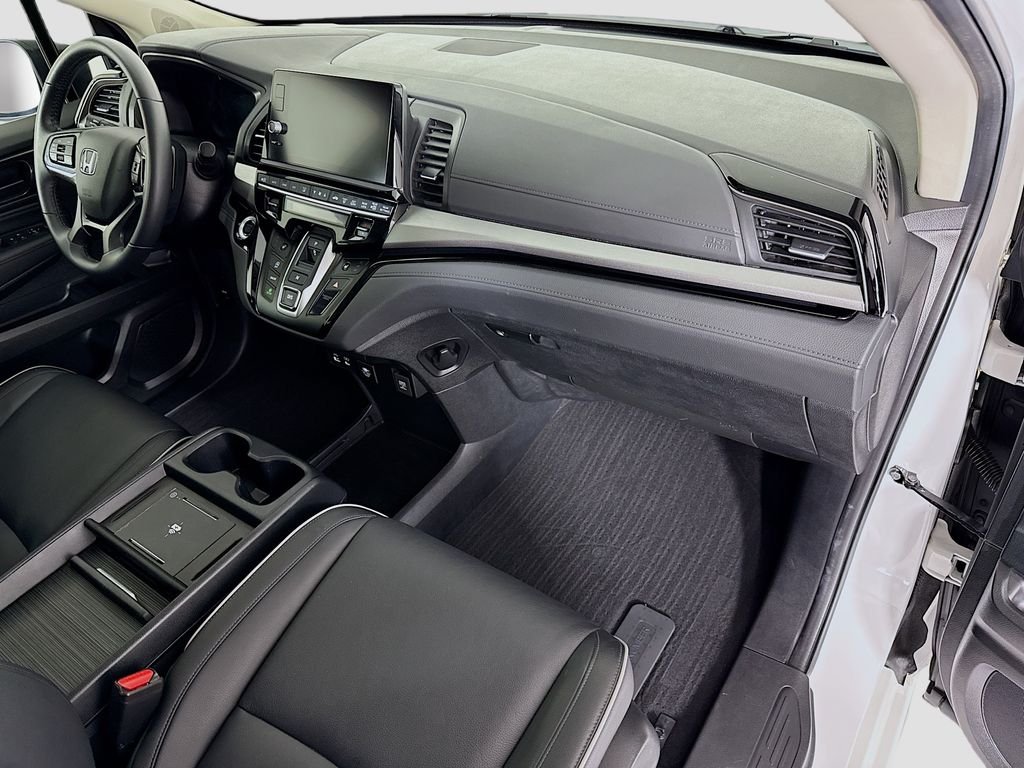 2025 Honda Odyssey Touring - Photo 17