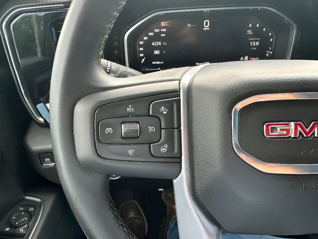 Used 2026 Summit White GMC SLT CREW CAB 5.3L V8 4WD image 28