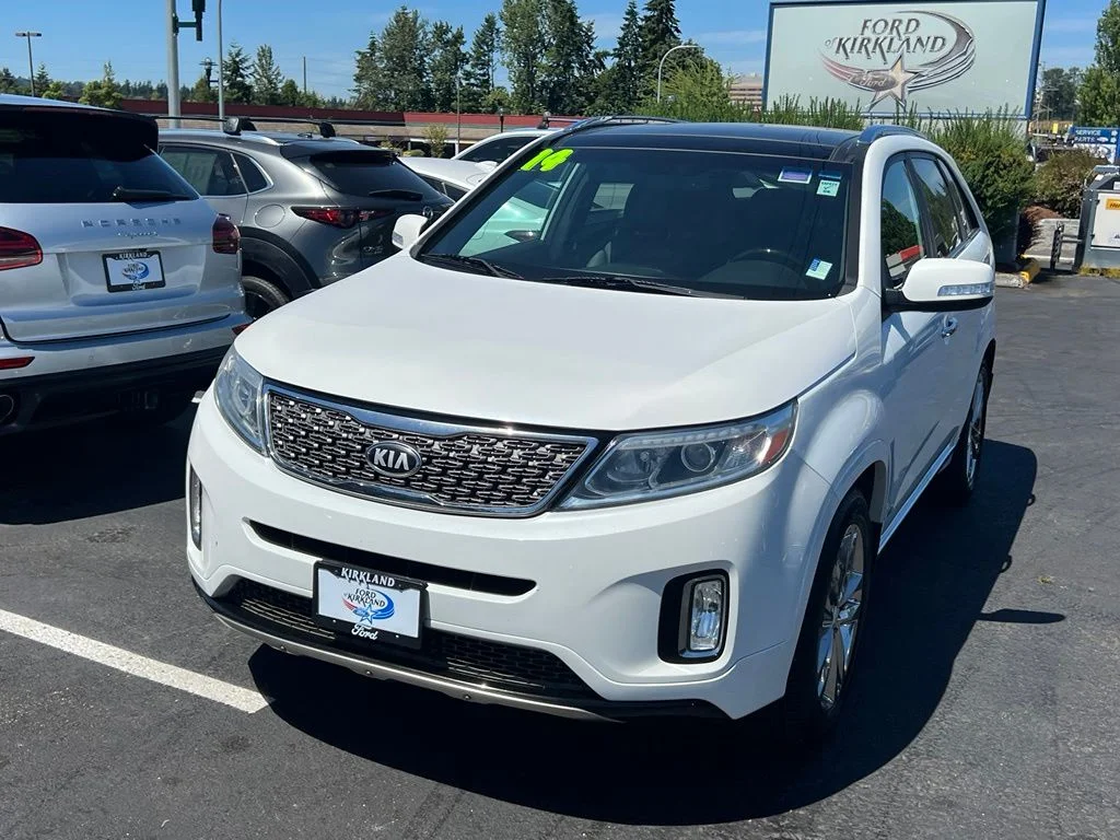Used 2014 Snow White Pearl Kia Limited V6 image 4