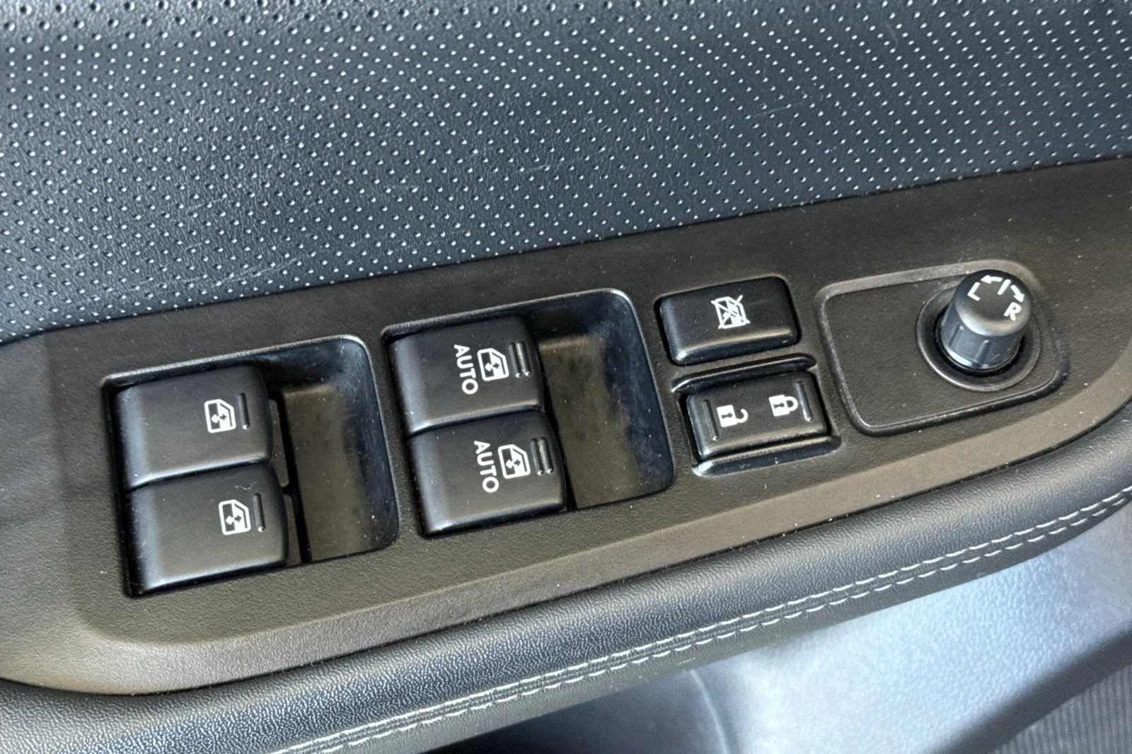 Used 2016 Gray Subaru 2.5i image 14