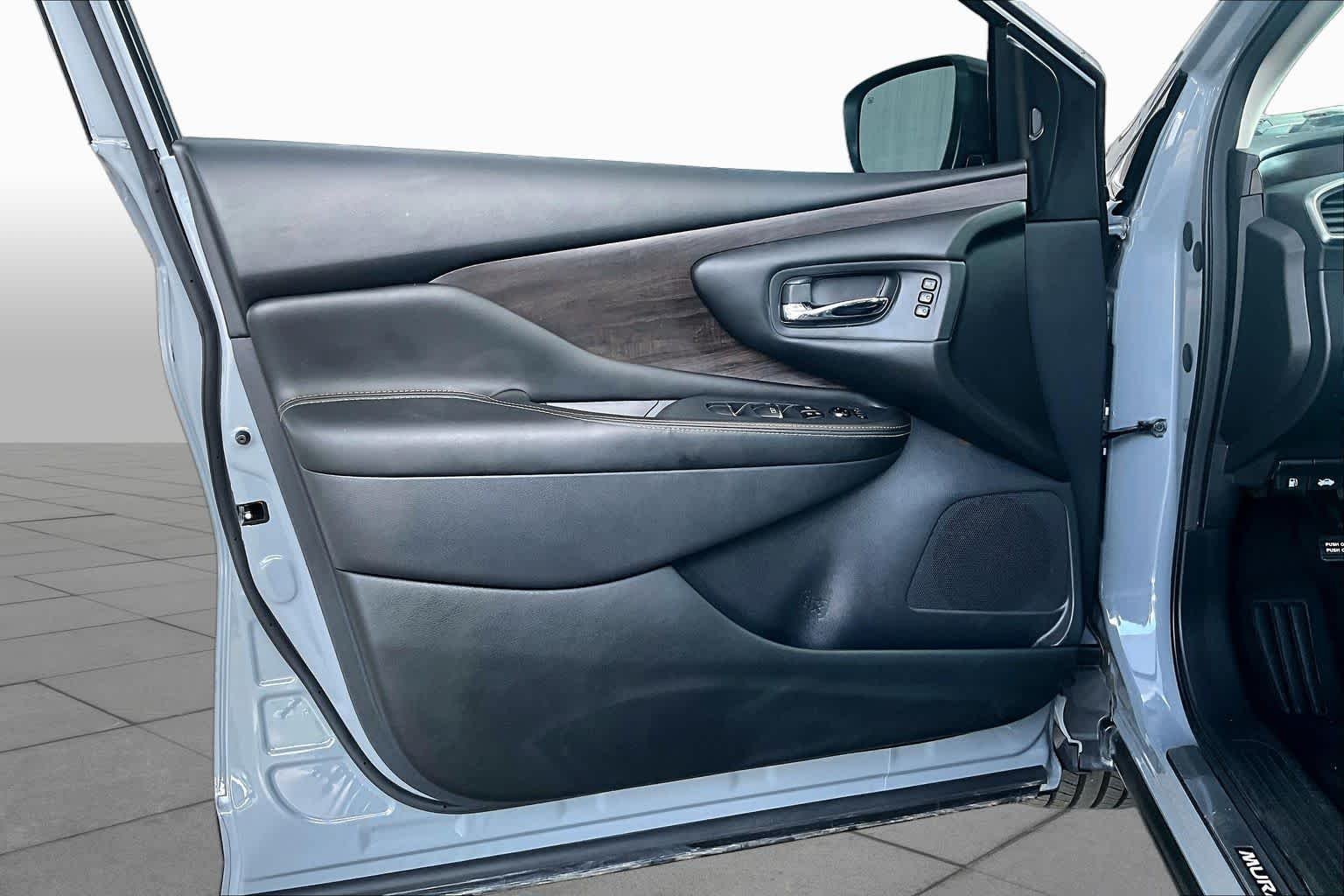Used 2023 Boulder Gray Pearl Nissan Platinum image 22