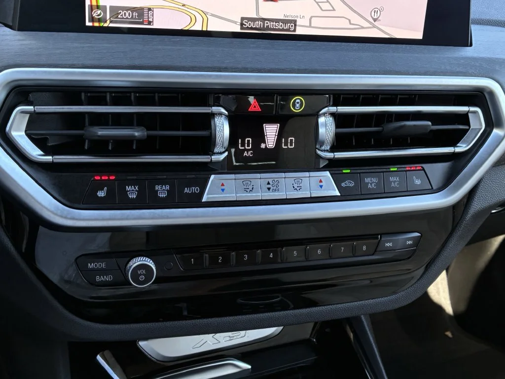 Used 2024 Black BMW xDrive30i image 29