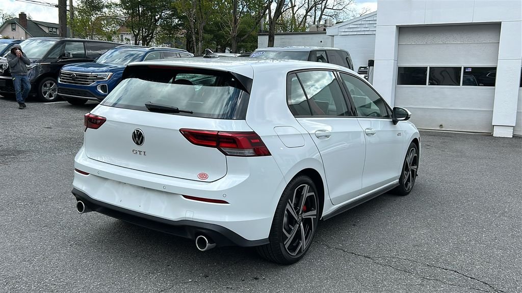 2025 Volkswagen Golf GTI SE - Photo 6