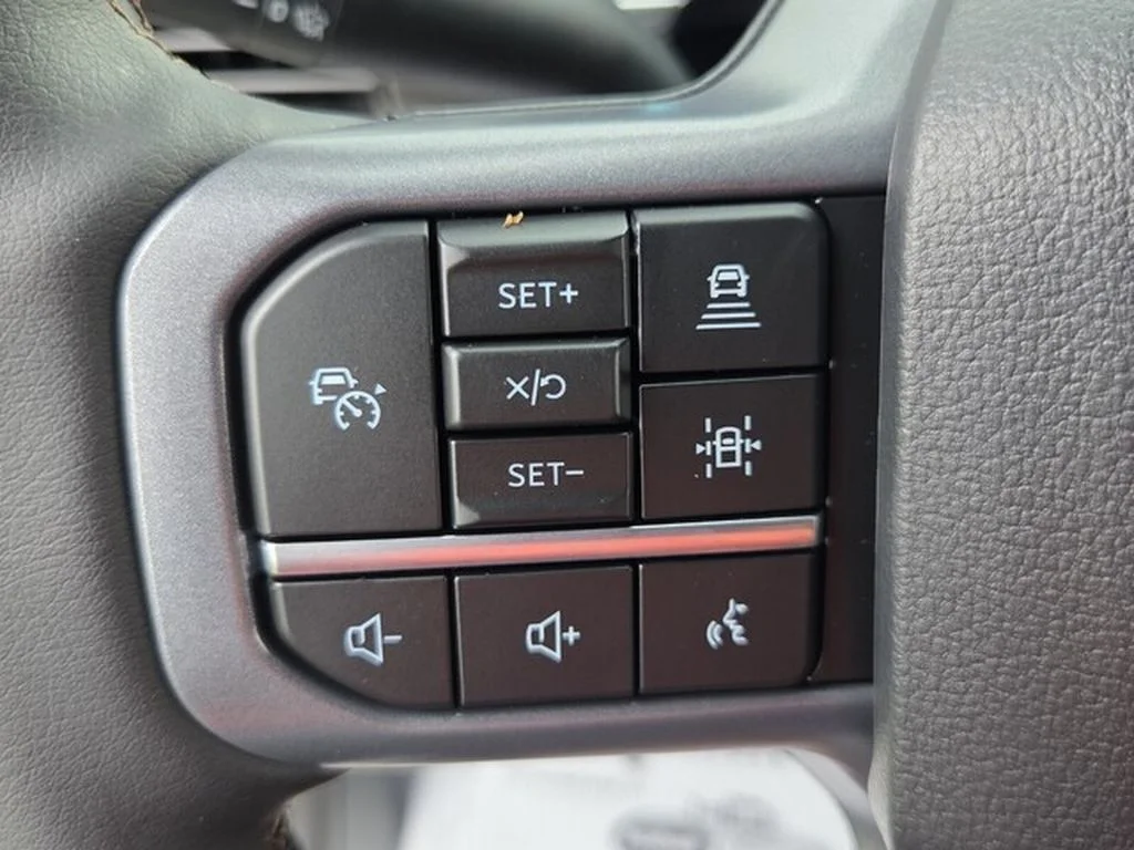 New 2026 Star White Metallic Tri-Coat Ford Lariat® image 30