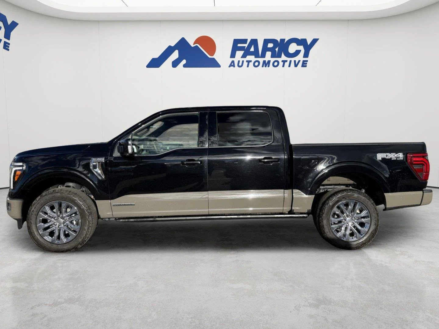Used 2025 Agate Black/Marsh Gray Ford King Ranch image 2