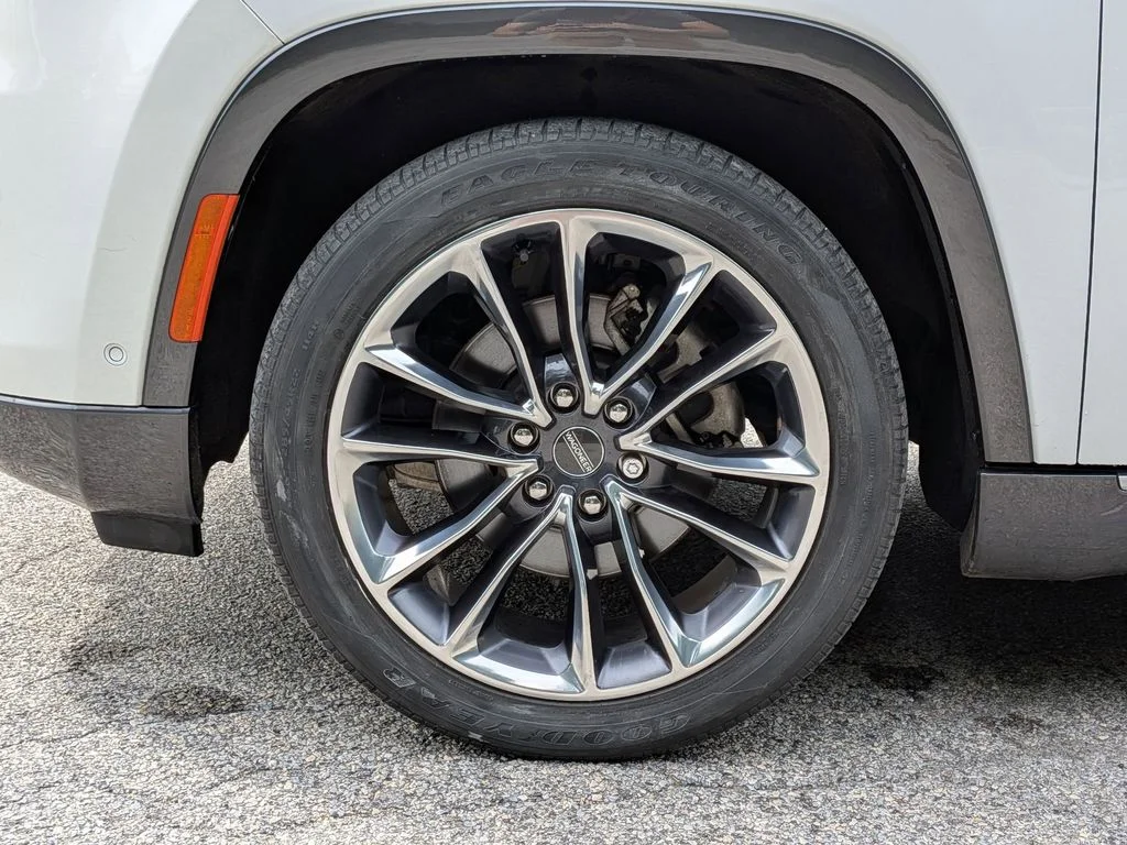 Used 2022 White Jeep Series III image 37