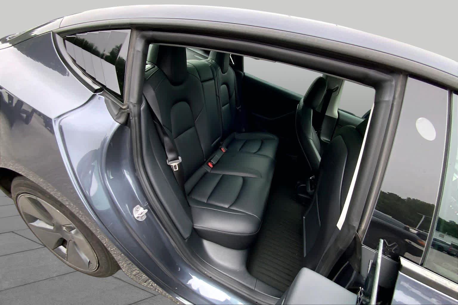 Used 2023  Tesla  image 17