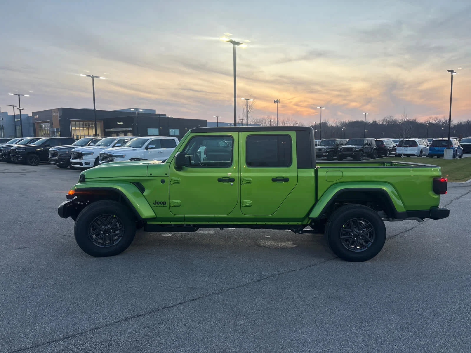 New 2026 Mojito Exterior Paint Jeep Sport S image 5