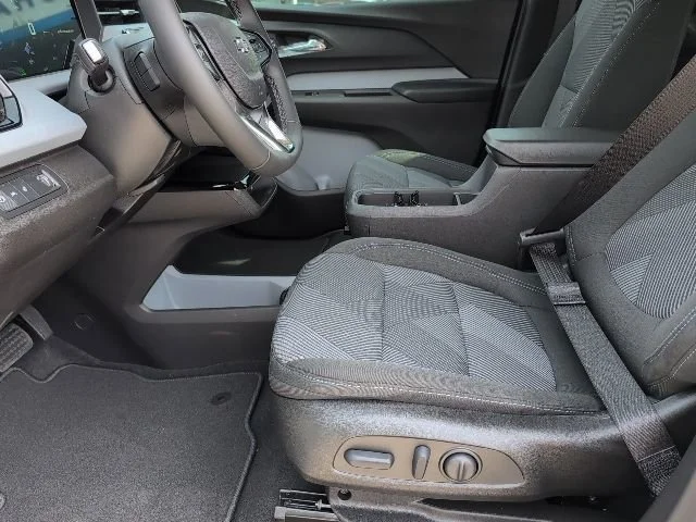 2027 Chevrolet Bolt LT - Photo 10