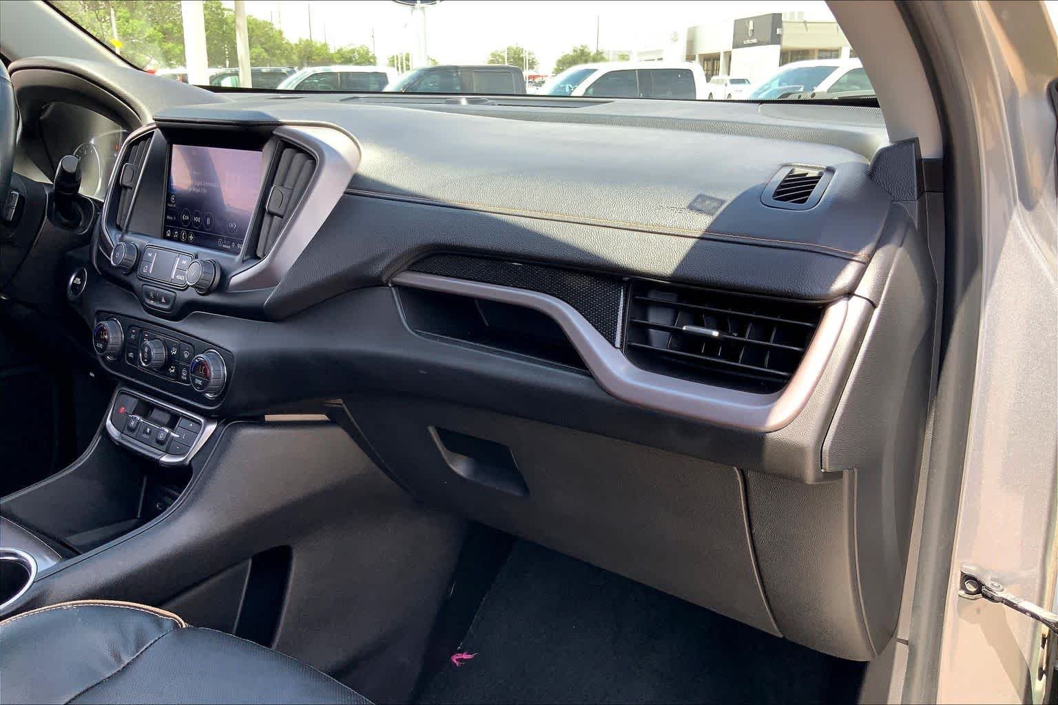 Used 2023 Sterling Metallic GMC AT4 image 19