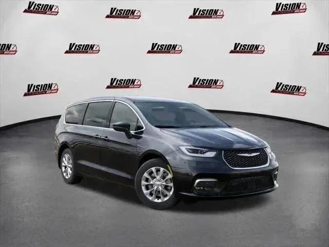 New 2026 Diamond Black Crystal Pearl-Coat Exterior Paint Chrysler Select image 5