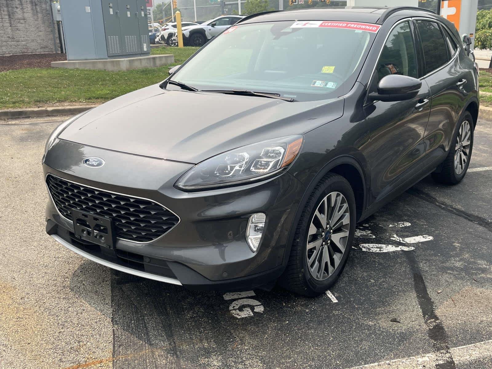 Used 2020  Ford Titanium Hybrid image 11