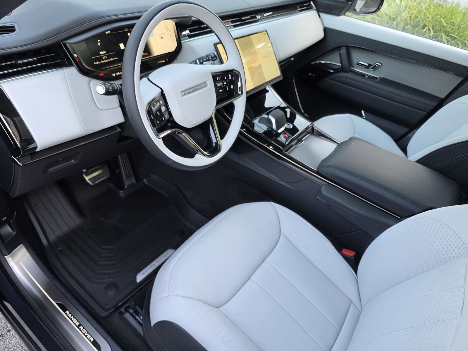 New 2026 Varesine Blue Land Rover P400 Dynamic SE image 11