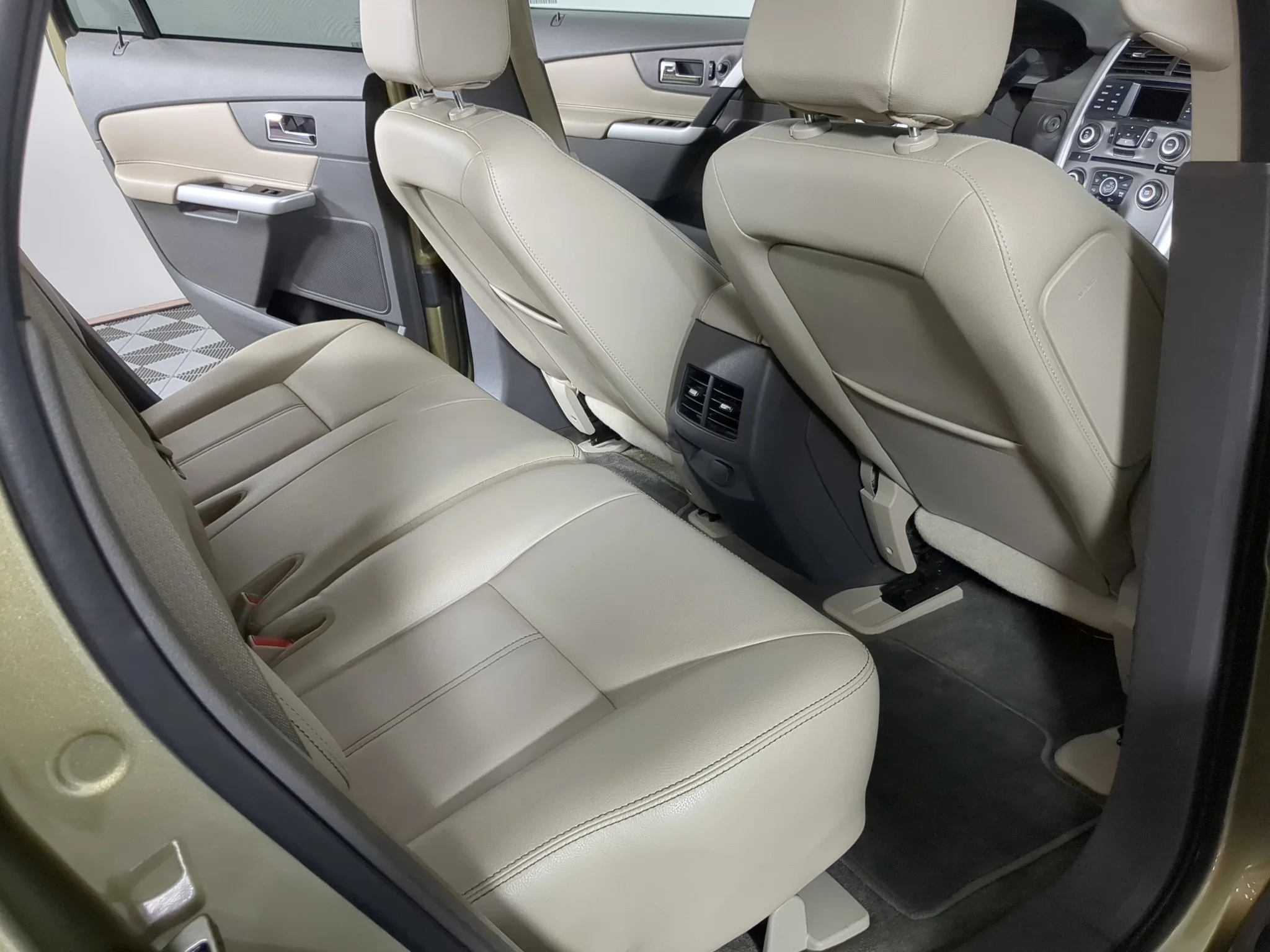 Used 2013 Green Ford SEL image 21
