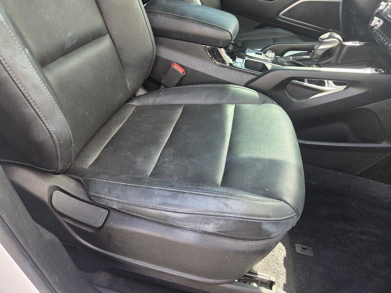 Used 2023 White Kia S image 31