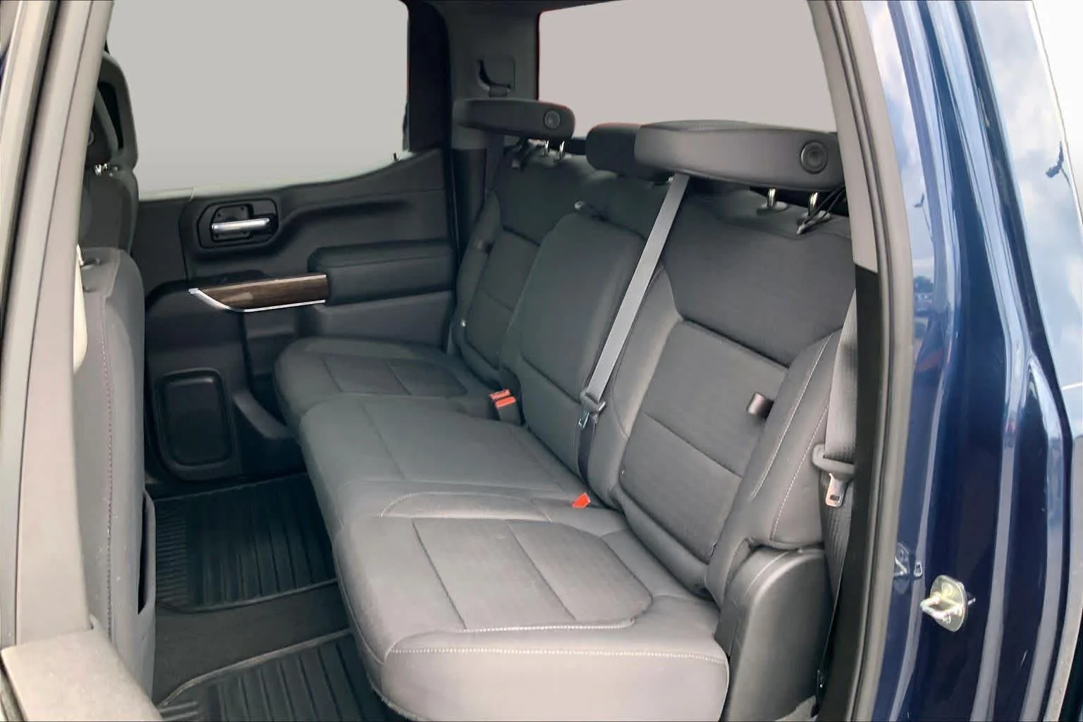 Used 2021 Pacific Blue Metallic GMC Elevation image 19