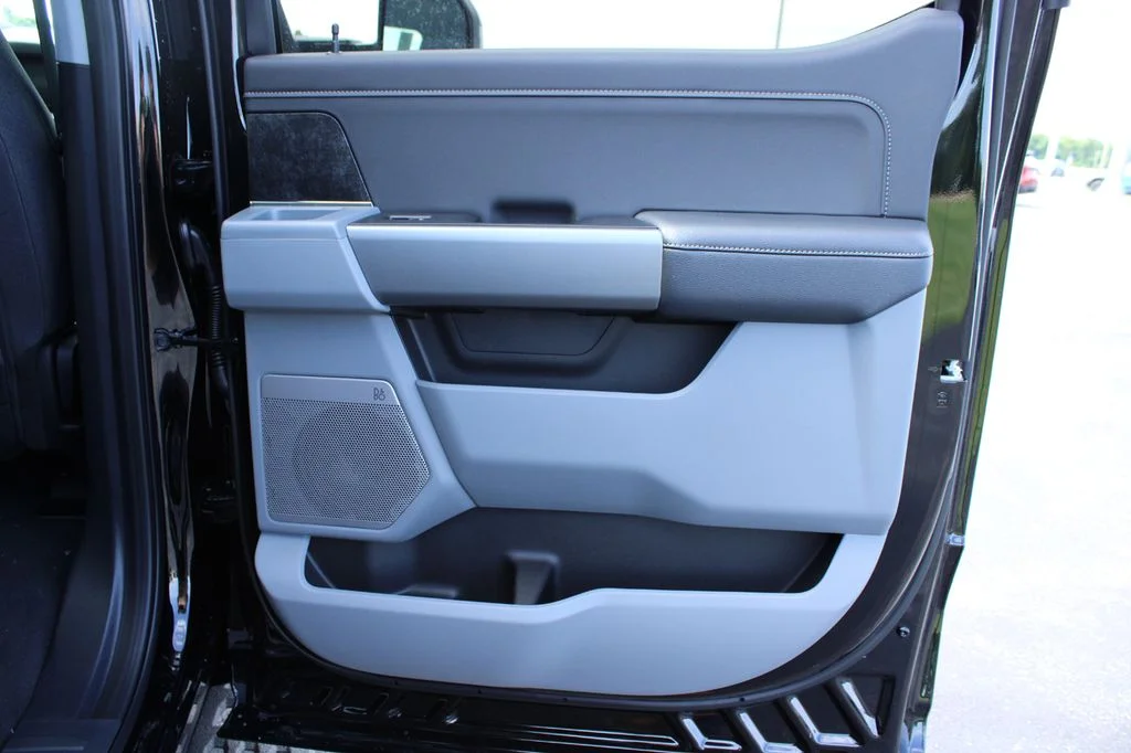 New 2026 Agate Black Metallic Ford F-250® XLT image 21