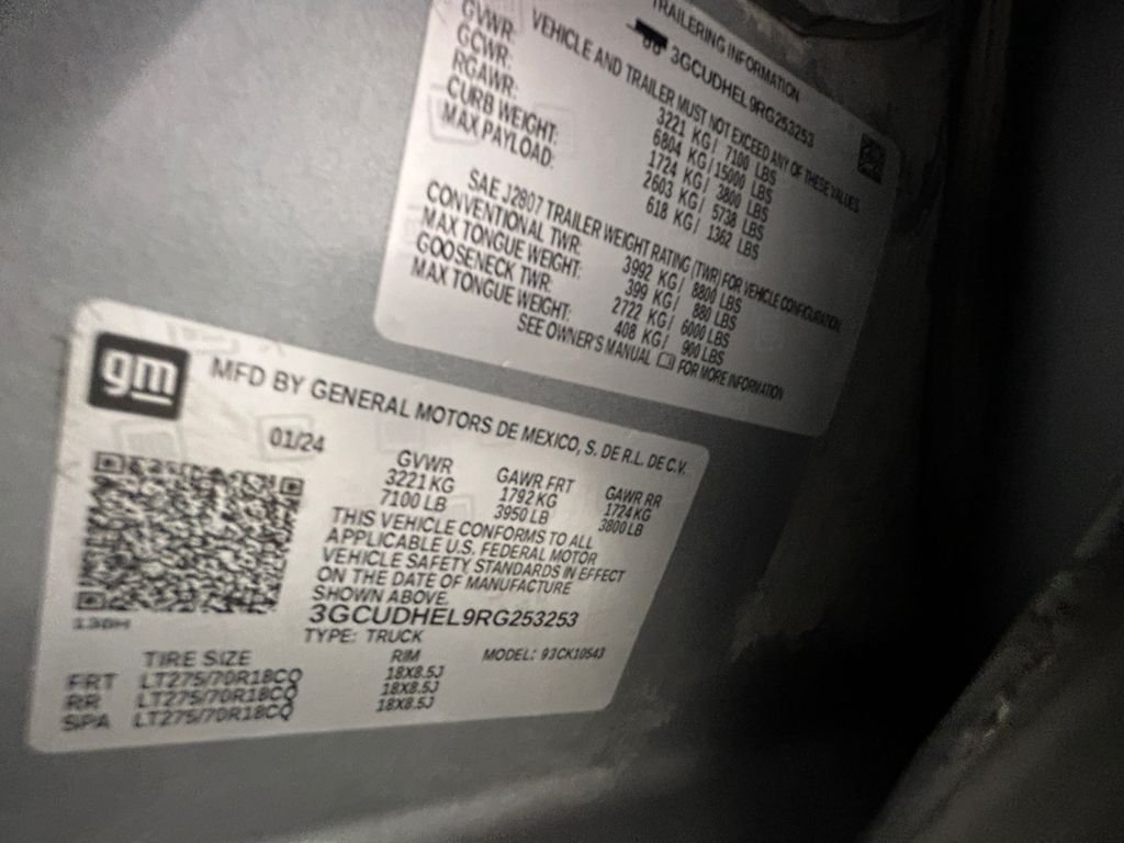 Used 2024 Gray Chevrolet ZR2 image 19