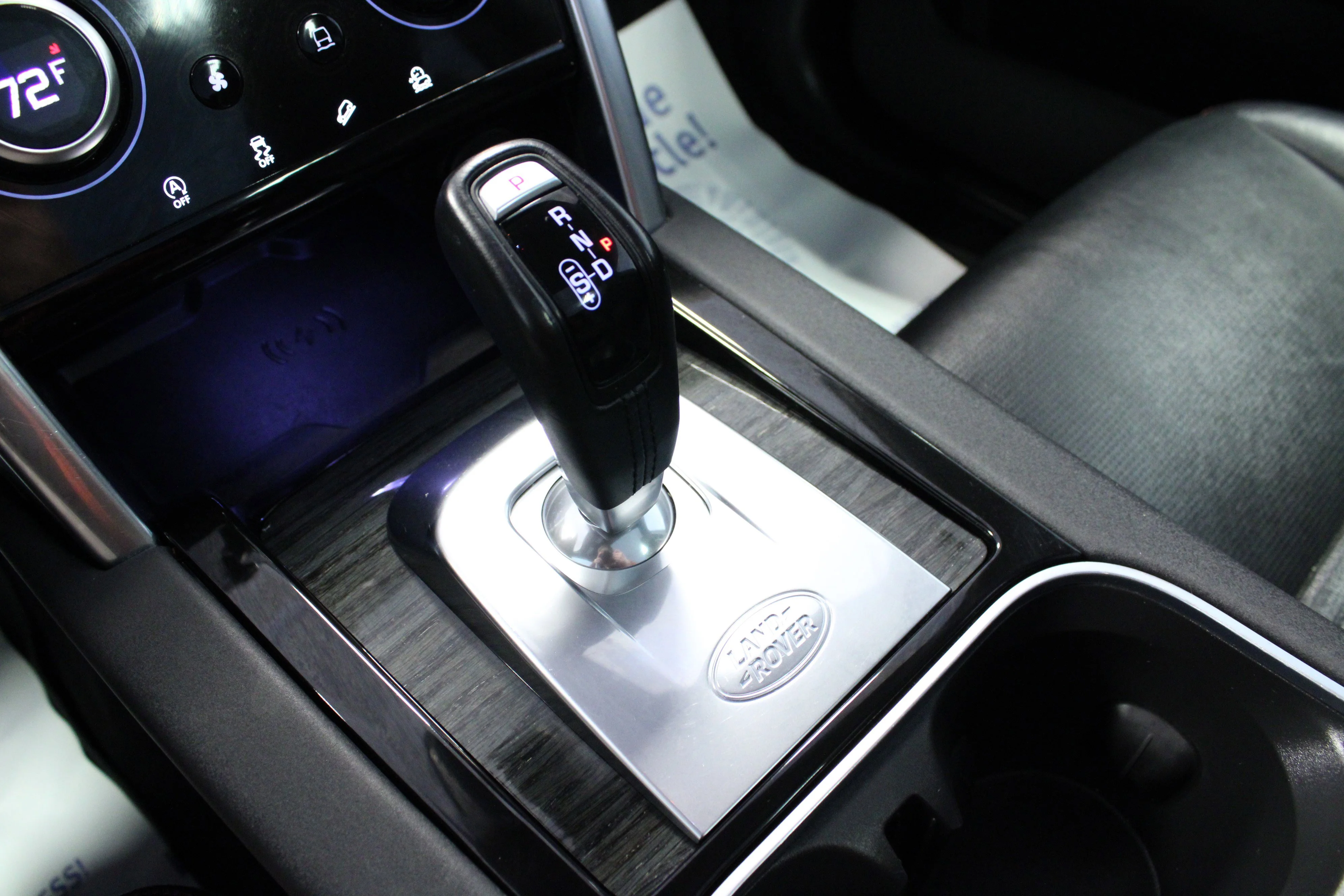 Used 2020 Fuji White Land Rover S R-Dynamic image 23