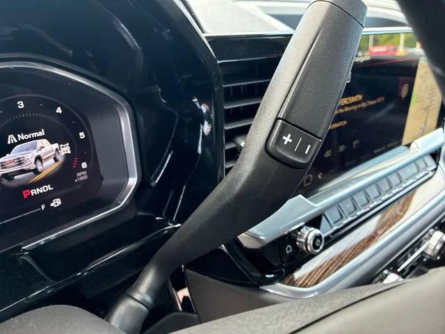 New 2026 Sterling Metallic GMC Elevation image 27