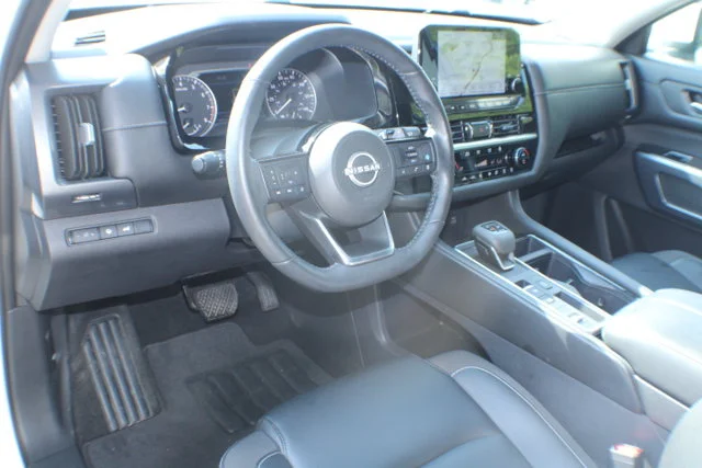 Used 2024 Pearl White Tricoat Nissan SL image 7