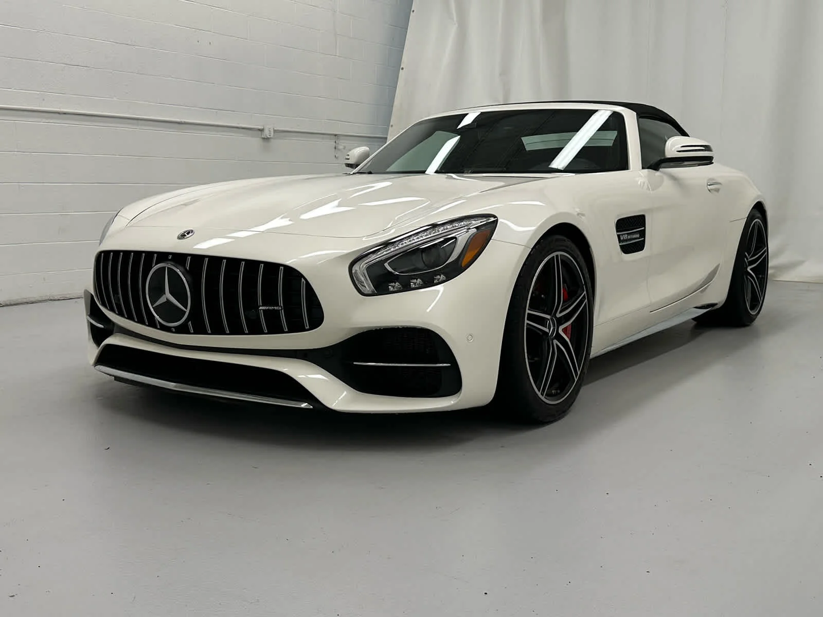 Used 2018 designo Diamond White Metallic Mercedes-Benz AMG® GT C image 11