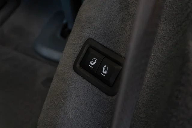 Used 2022 White Jeep Series II image 28