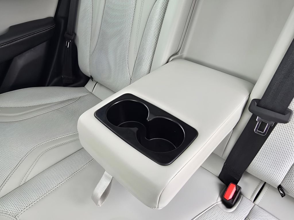 Used 2024 Star White Metallic Tri-Coat Ford Premium image 27