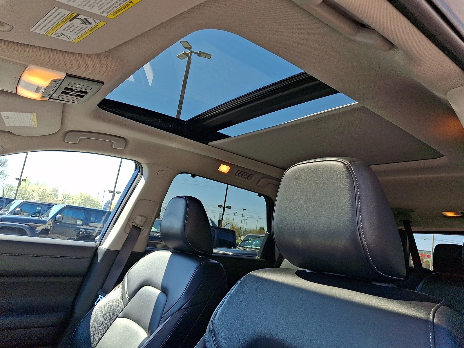 Used 2023 Blue Nissan SL image 23