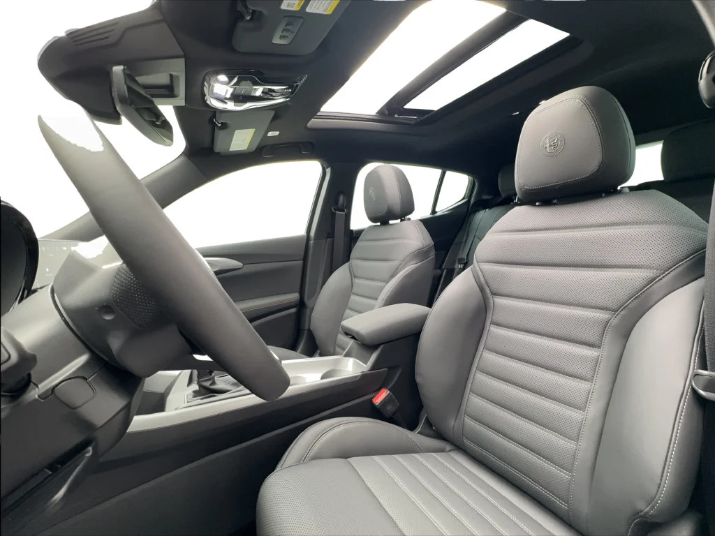 New 2026 Blue Alfa Romeo Base image 23