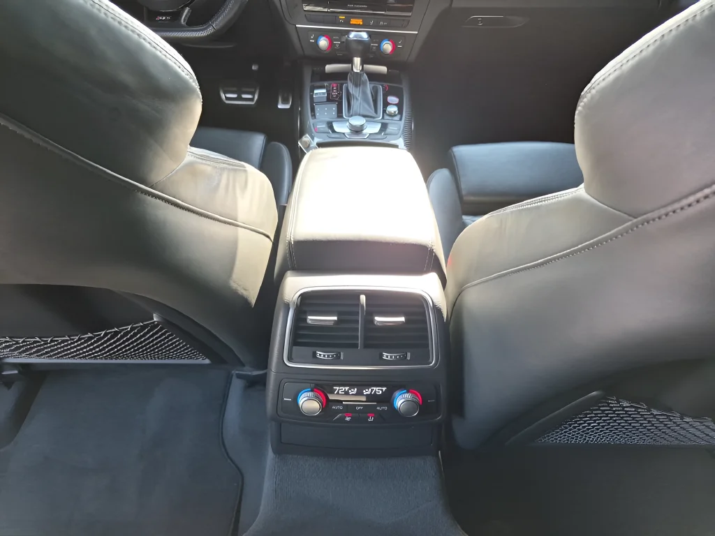 Used 2016  Audi 4.0T Prestige image 30