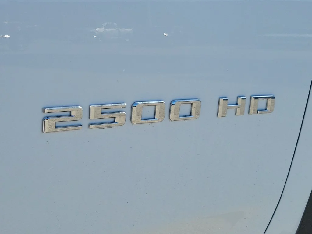 Used 2022  Chevrolet LT image 6