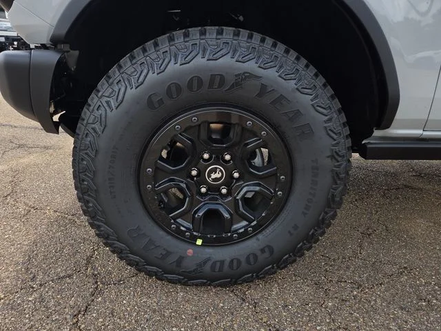 New 2026 Avalanche Gray Ford Badlands® image 22