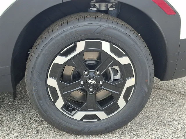 New 2026 White Hyundai SE image 18