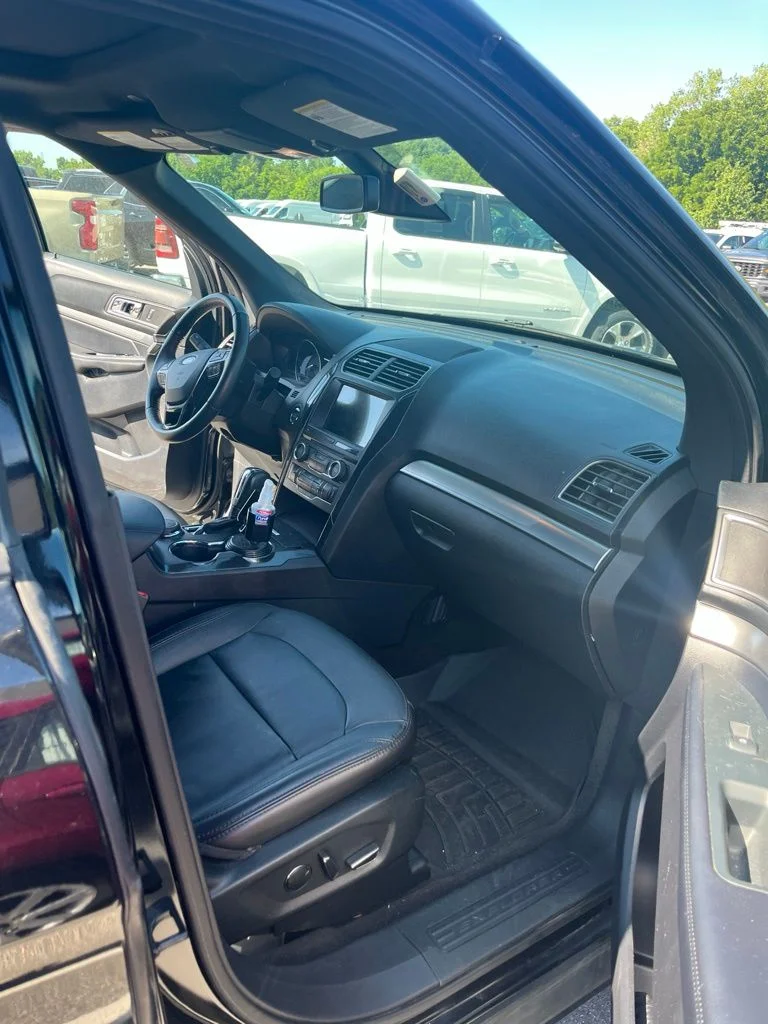 Used 2018 Black Ford XLT image 12