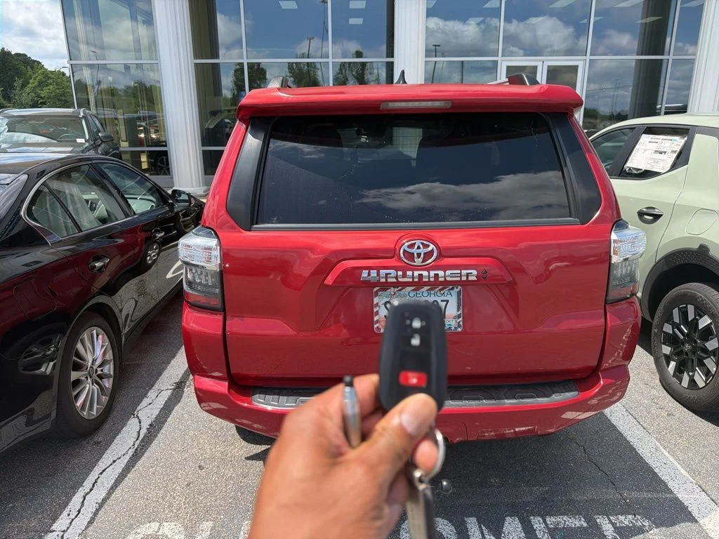 Used 2022 Red Toyota SR5 image 4