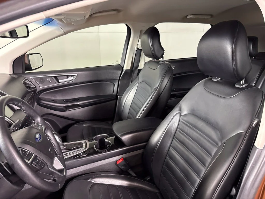 Used 2017 Red Ford SEL image 28
