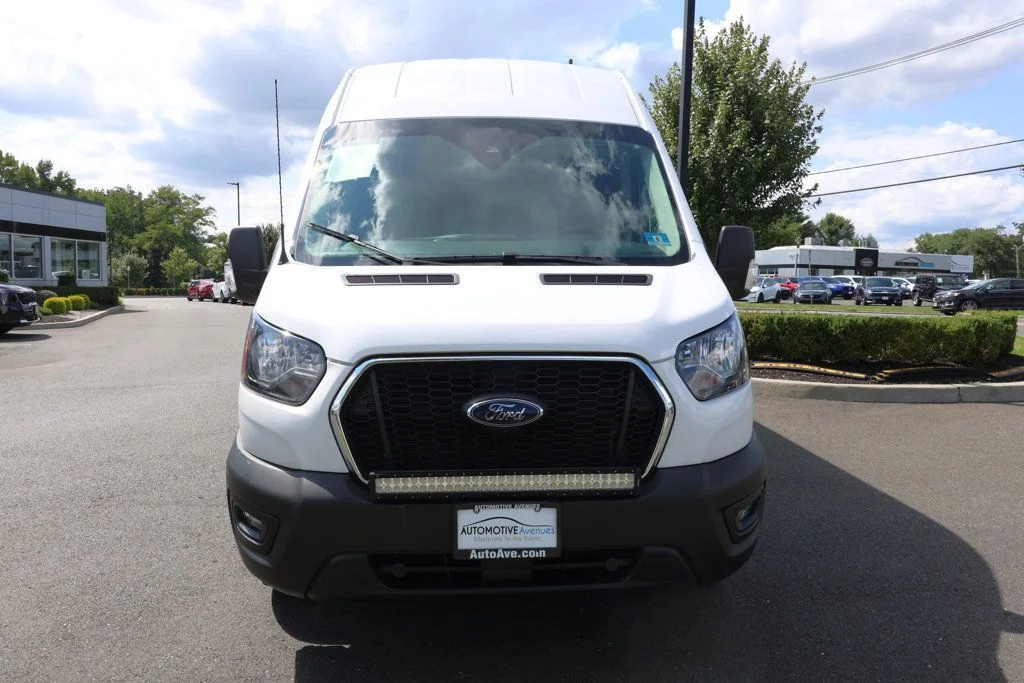 Used 2024 Oxford White Ford T-350 148
