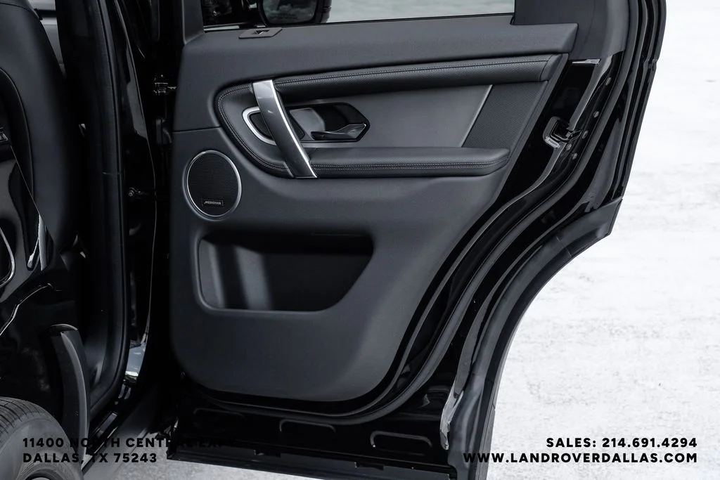 New 2026 Santorini Black Metallic Land Rover Landmark image 48