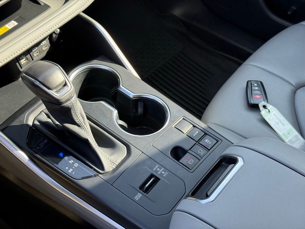 Used 2023 Beige Toyota XLE image 35