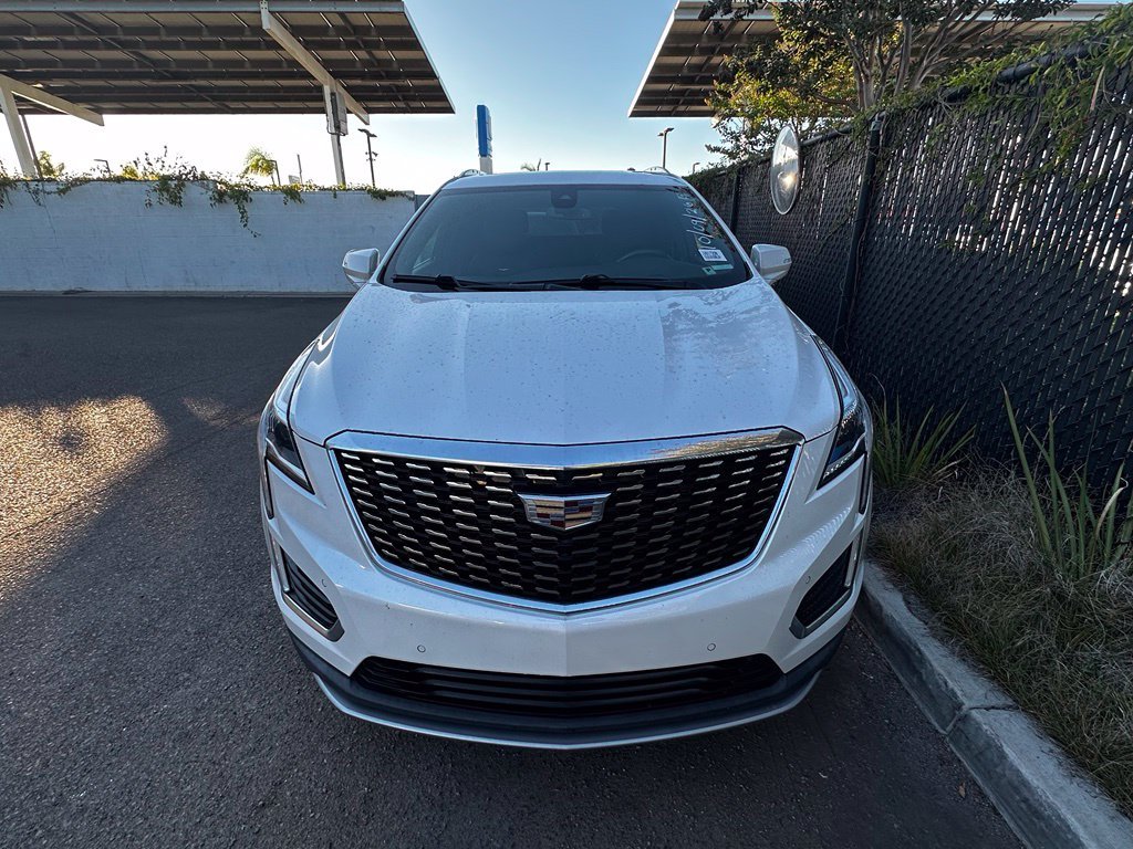 Used 2020 Crystal White Cadillac Premium Luxury image 7