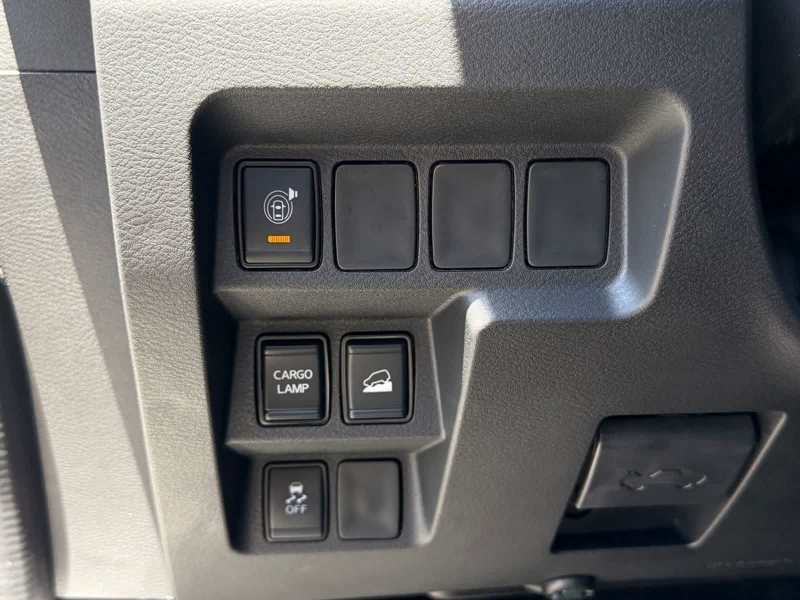 New 2026 Glacier White Nissan Crew Cab S image 15