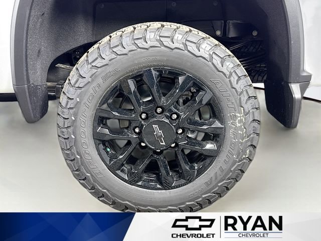 New 2026 Summit White Chevrolet LTZ image 33