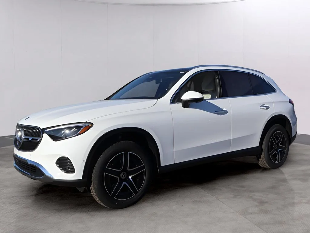 Certified Used 2026 Polar White Mercedes-Benz GLC 300 image 3