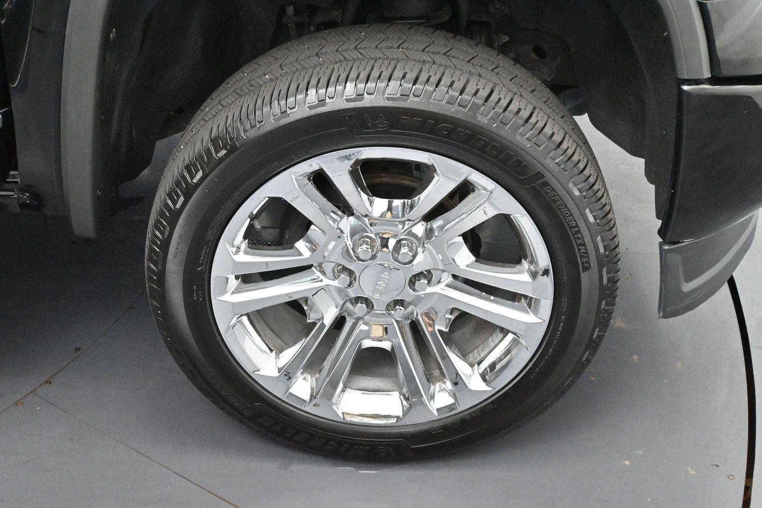 Used 2015 Onyx Black GMC Denali image 33