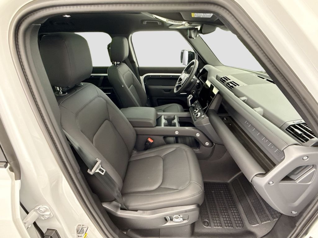 Used 2026 Fuji White Land Rover S image 20