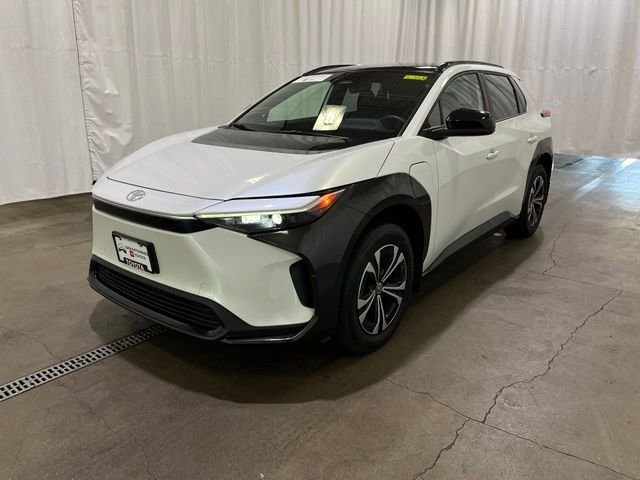 Used 2023 Beige Toyota XLE image 8