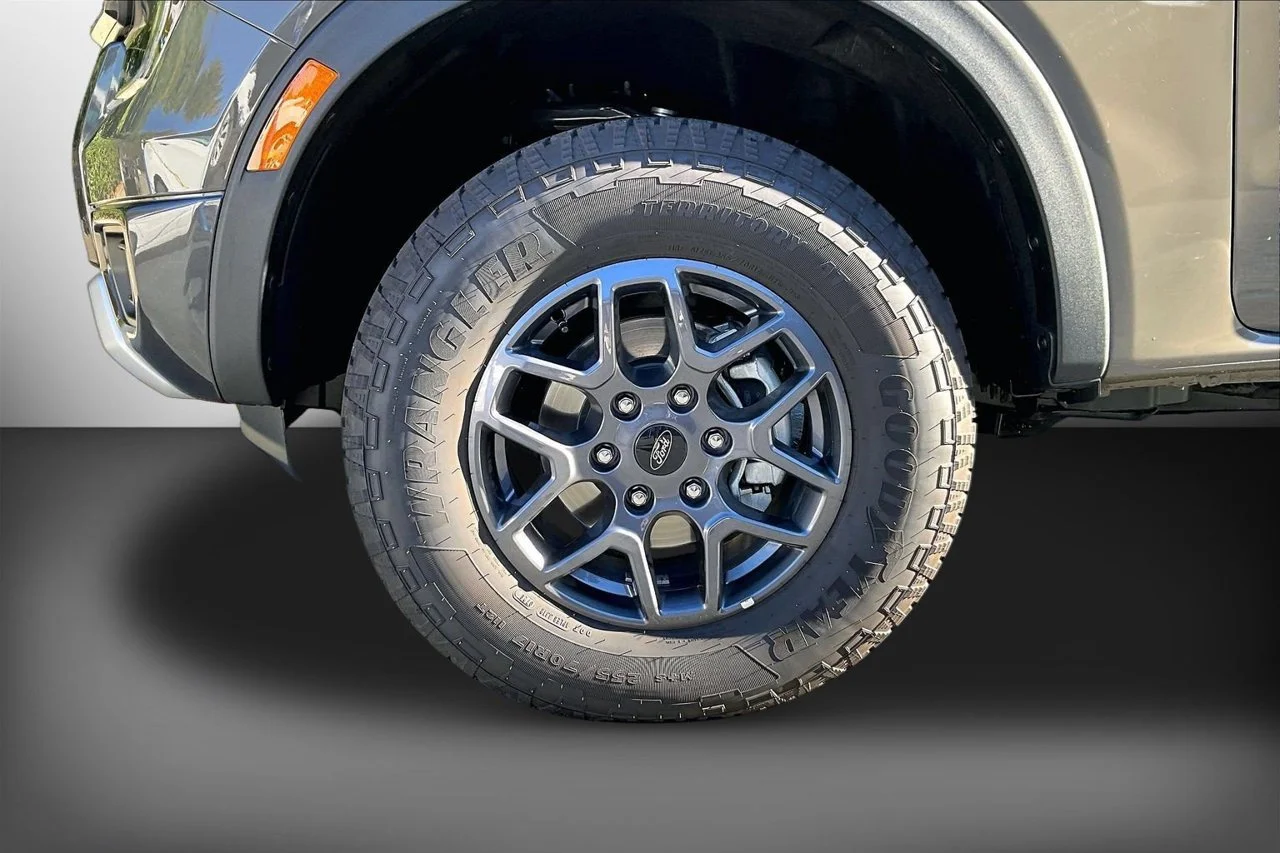Used 2026 Gray Ford XLT image 30