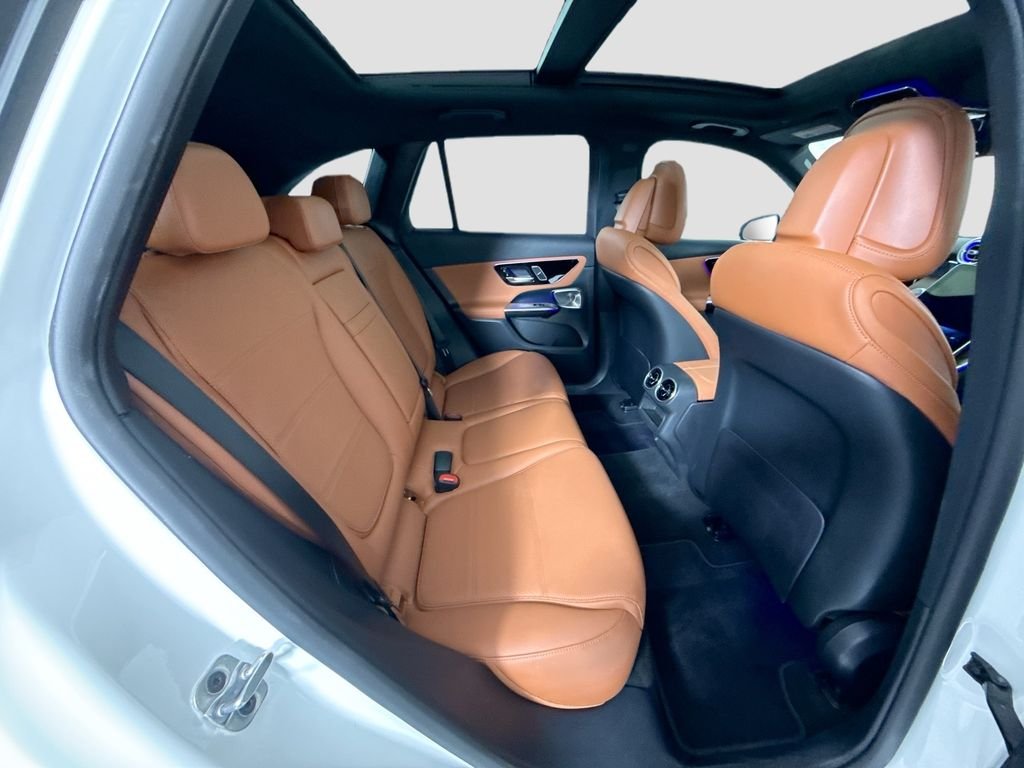 Used 2026  Mercedes-Benz GLC 300 image 23