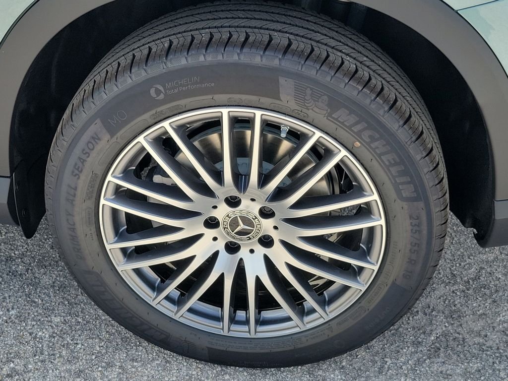 New 2026 Verde Silver Metallic Mercedes-Benz GLC 300 image 9